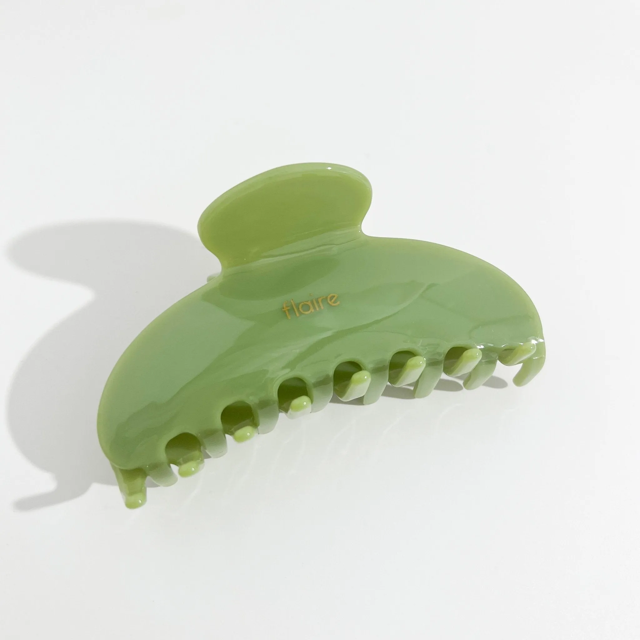 Amelia Claw Clip in Matcha