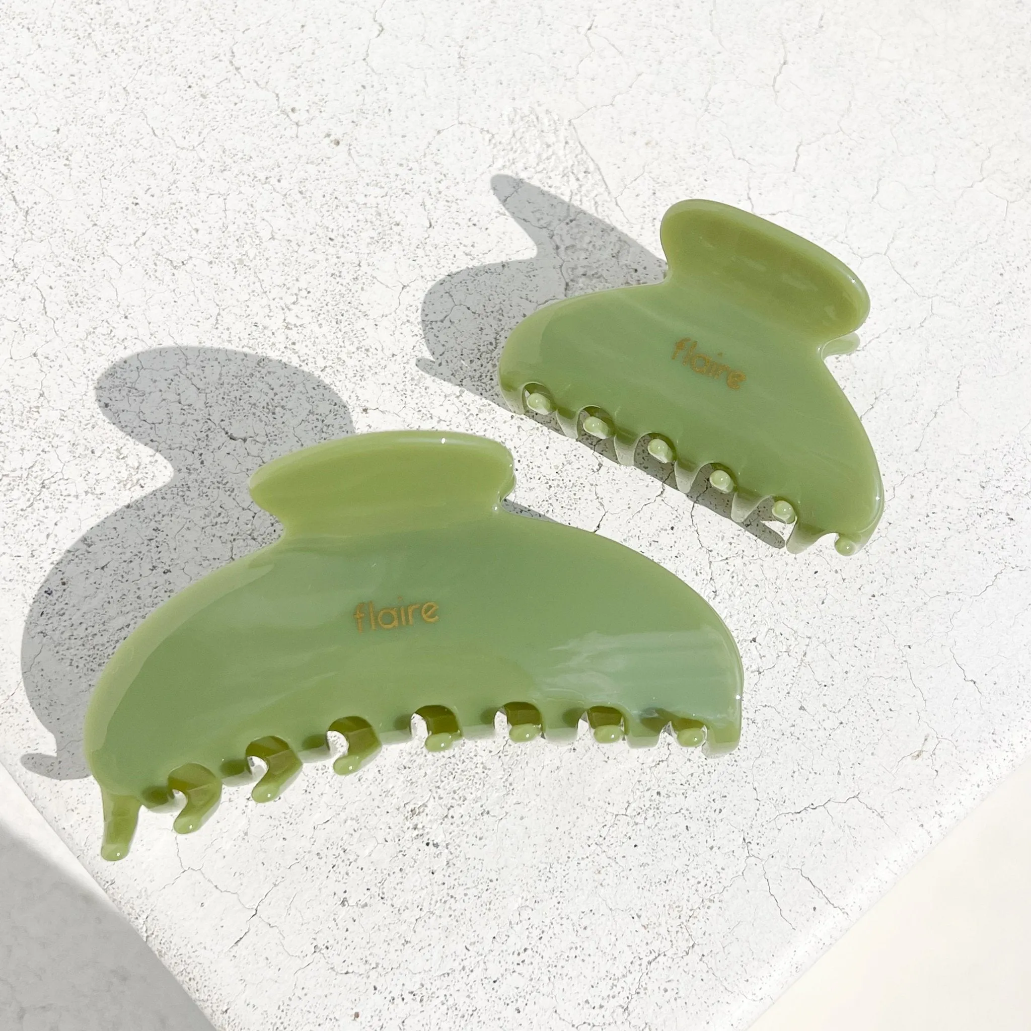 Amelia Claw Clip in Matcha