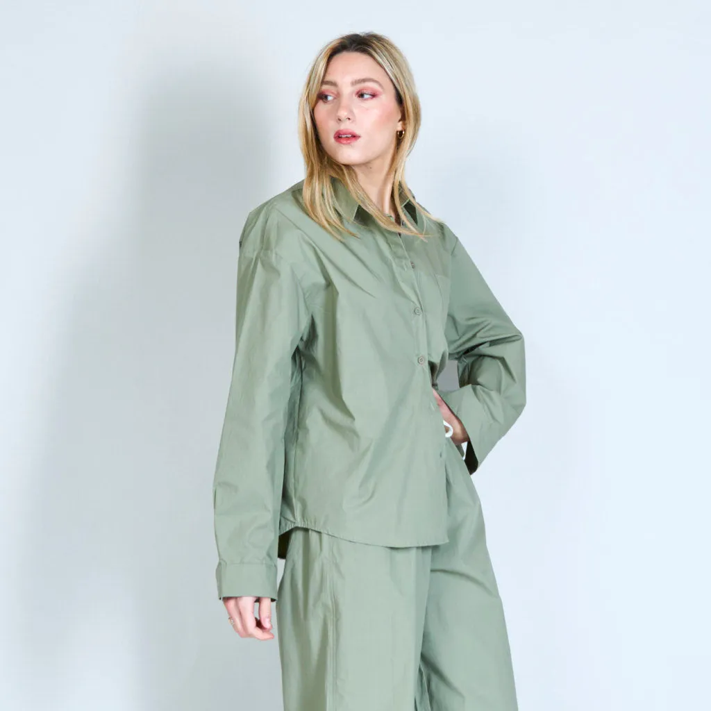 Basic shirt in solid colour wholesale