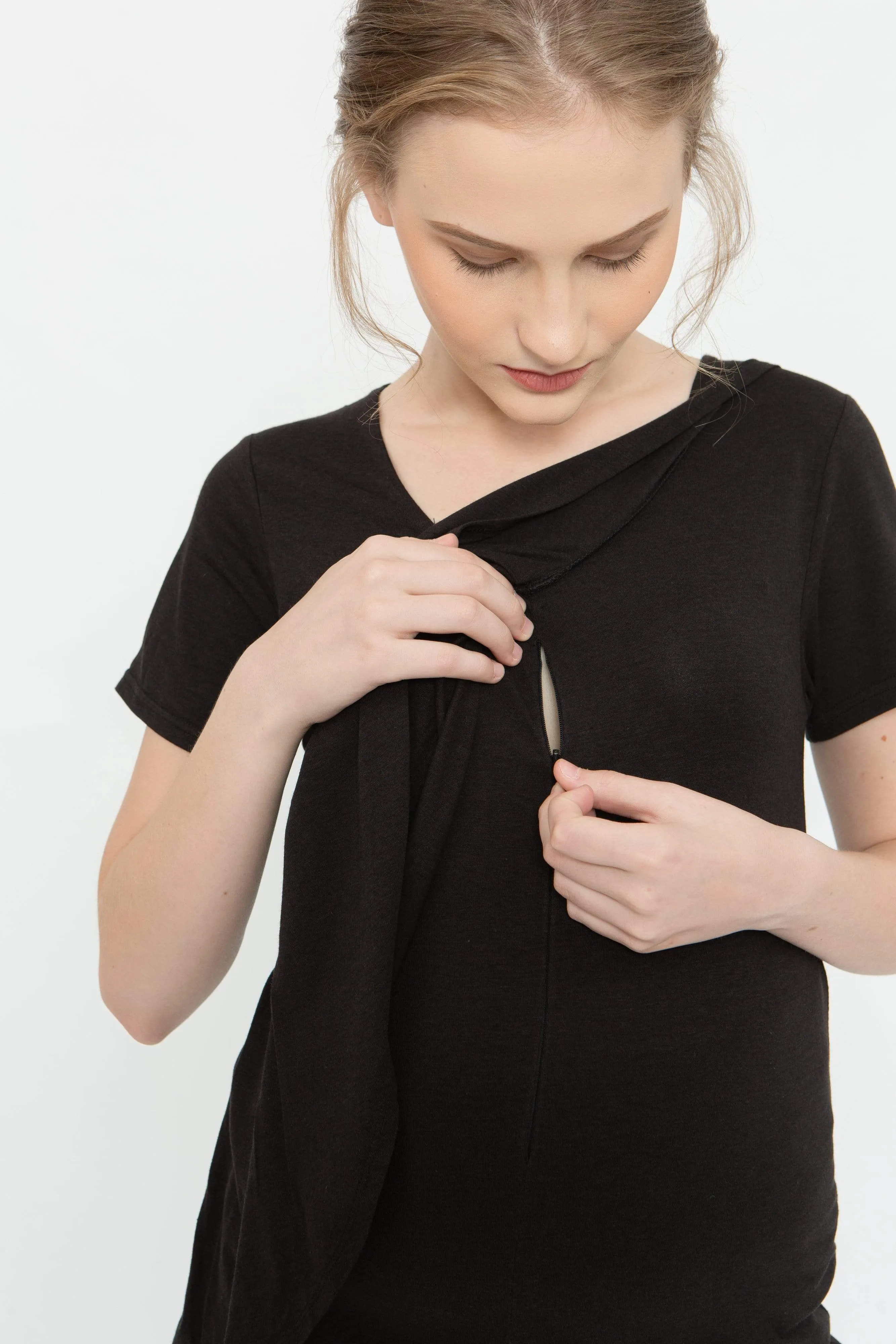 Cloria Overlap Nursing Top Black