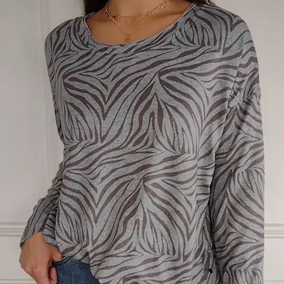 Women's Printed Round Neck Long Sleeve Top