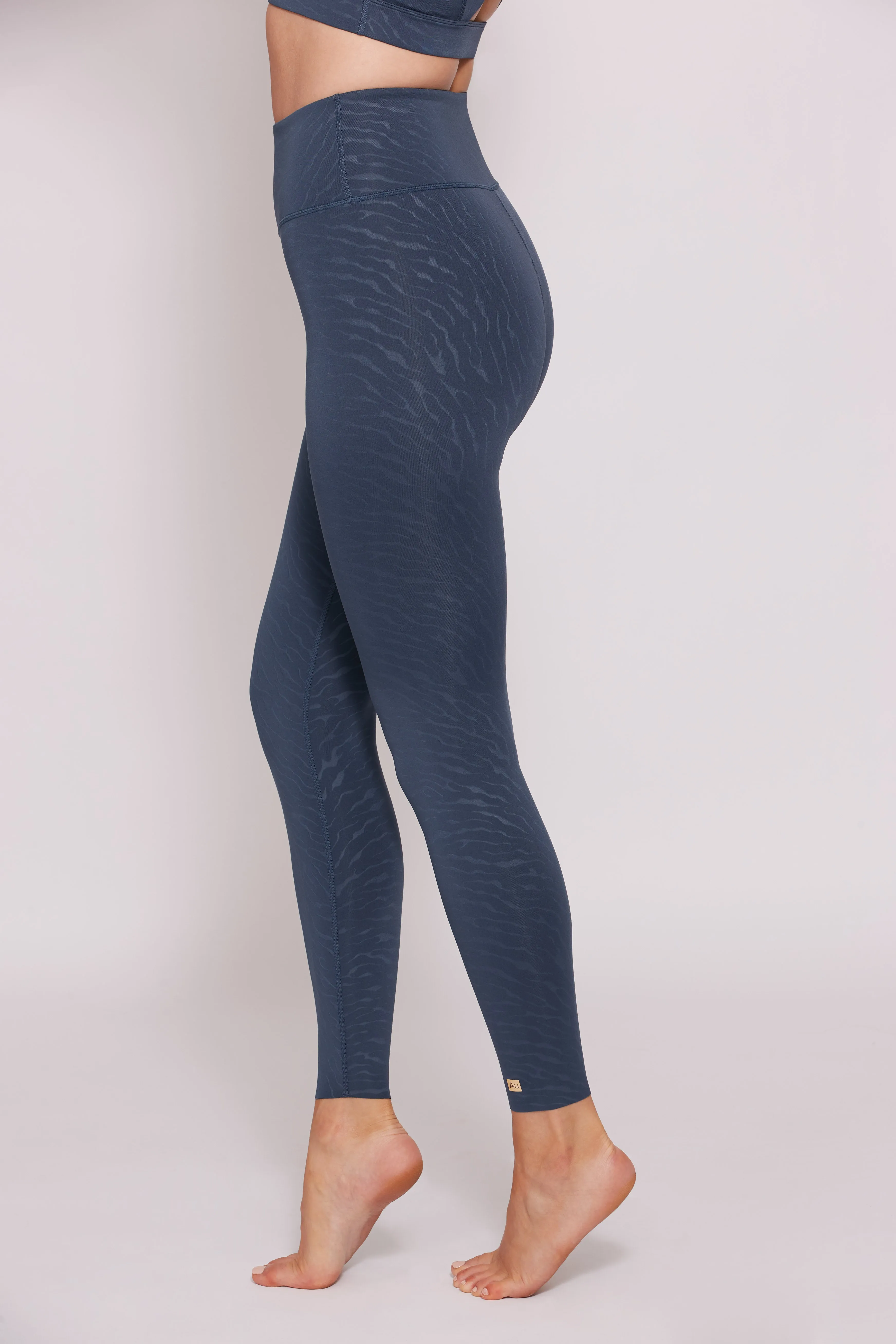 Wonder full-length zebra embossed high-waisted legging